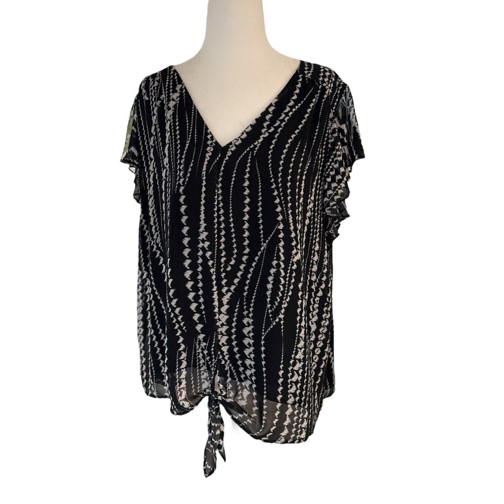 Investments black and white short sleeve Blouse with tie front.